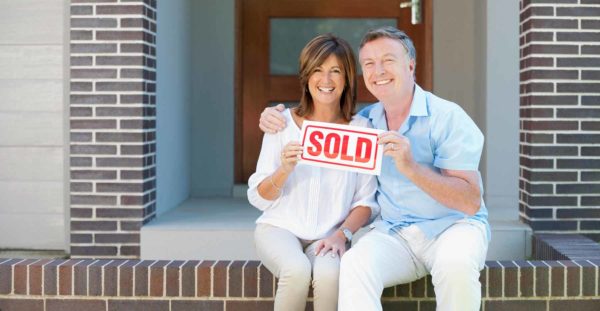 empty-nesters-selling-house