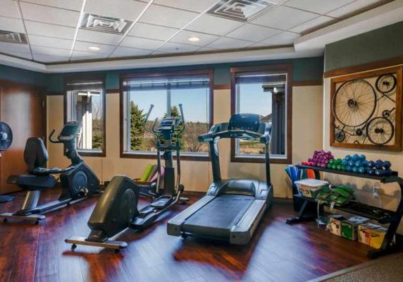 Packed-with-Amenities-fitness-center